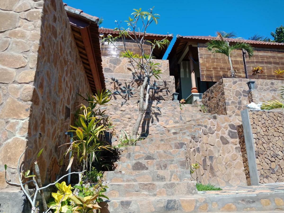 Bamboo Bali Hill Bungalows Amed Exteriör bild