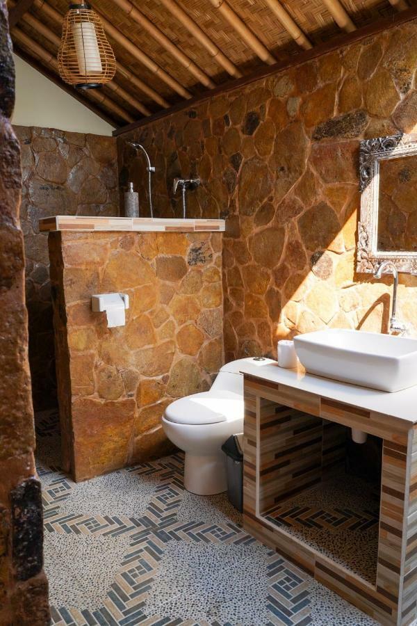 Bamboo Bali Hill Bungalows Amed Exteriör bild